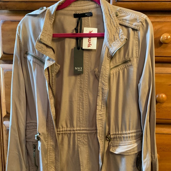 Jacket - Picture 2 of 5